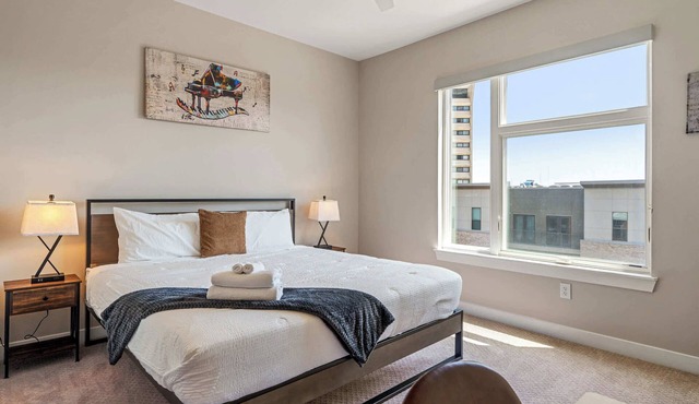 CozySuites - Penrose on Mass w/pool & parking #5