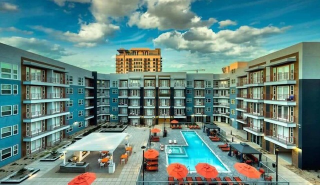 Cozysuites PHX RORO Gym, Pool, Pets, Parking! #7