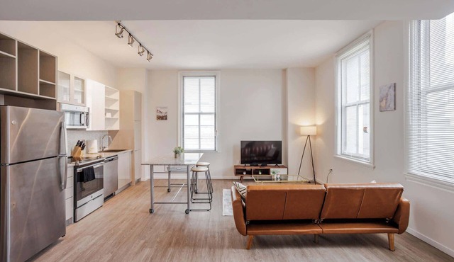 CozySuites Sky Central #18