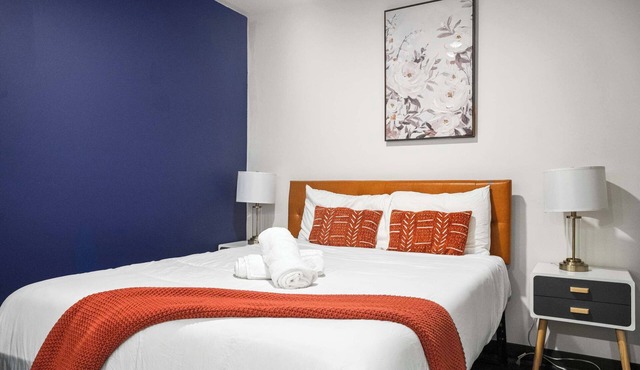 CozySuites Stunning 1BR in Downtown Pitts #1