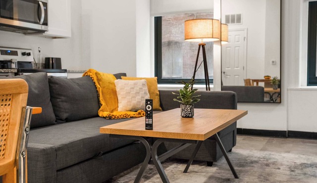 CozySuites Stunning 1BR in Downtown Pitts #8