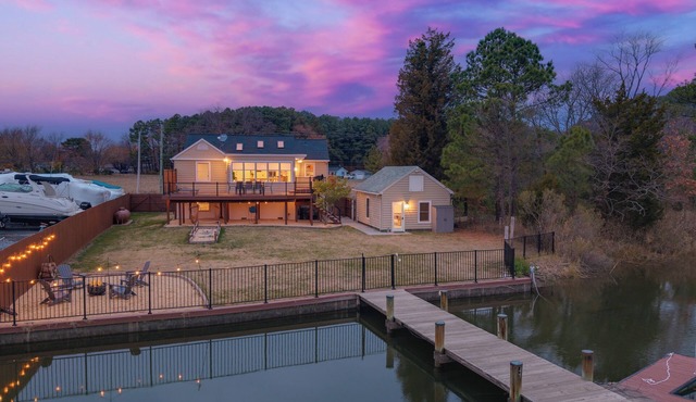 Crab Alley | Waterfront Home + Hot Tub + Game Room