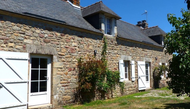 Crac'h, charming longère in a quiet location
