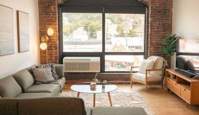 Craft District Apt w/Gym & Coffee Shop 322
