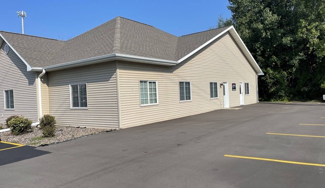 Crafters Retreat, ‘Posie, Too!’ Sleeps 12, 9 Miles North of Lambeau Field