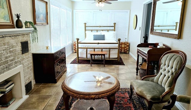 Craftsman by Downtown Uvalde