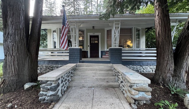 Craftsman Charm, 2-bedroom house with AC, WiF, Tranquil Setting