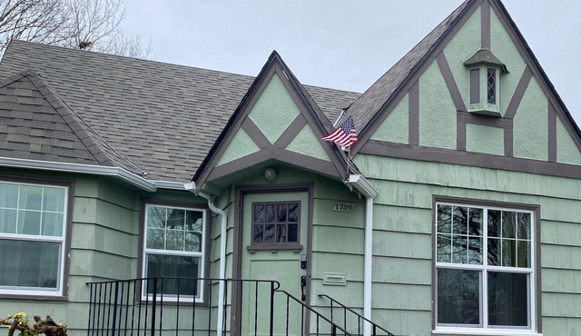 Craftsman Cottage at 1730 18th St. NE Salem Oregon