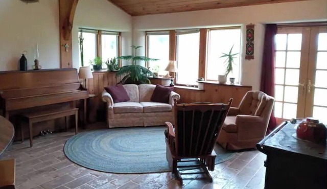 Craftsman Cottage Overlooking Rolling Pastures