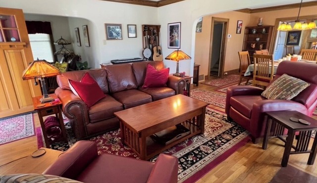 Craftsman Gem near Convention Center, Tacoma Dome & Transit to Seattle World Cup