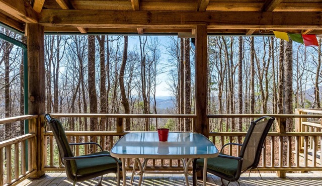 Craftsman Mountain Top Cabin with Views, Hot Tub, Fire Pit. DISCOUNTED RATES