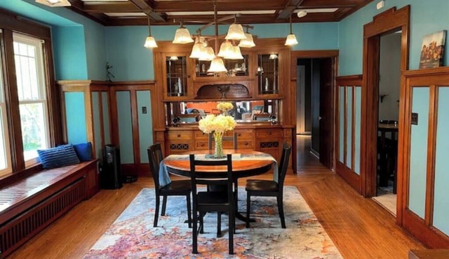 CRAFTSMAN's MAIN FLOOR 2 bd rm- chef's kit- deck