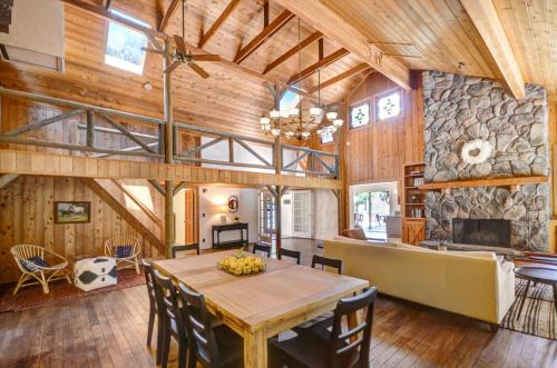 Craftsman Style Cabin In The Heart Of Sonoma- Includes Wine Tasting Passport