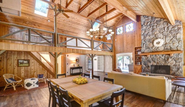 Craftsman Style Cabin in the Heart of Sonoma- Includes Wine Tasting Passport