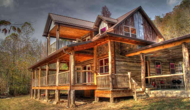 Craftsman Style River House sitting on the French Broad River!
