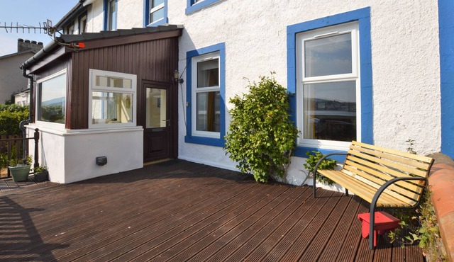 Craigard View - waterfront apartment, sea views