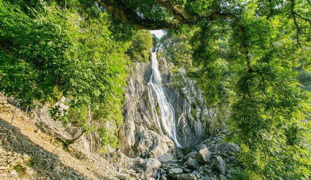 CRAIGFA COTTAGE, pet friendly, character holiday cottage in Bethesda