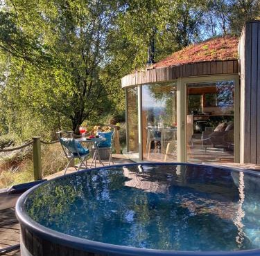 Craigmaddie Muir Roundhouse with Hot Tub Romantic, Luxury, Rural Stay for 2 Near Milngavie
