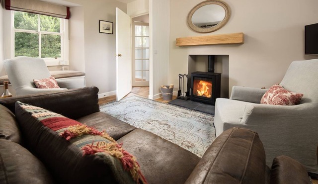 CRAILING WEST LODGE - sleeps 2 guests in 1 bedroom