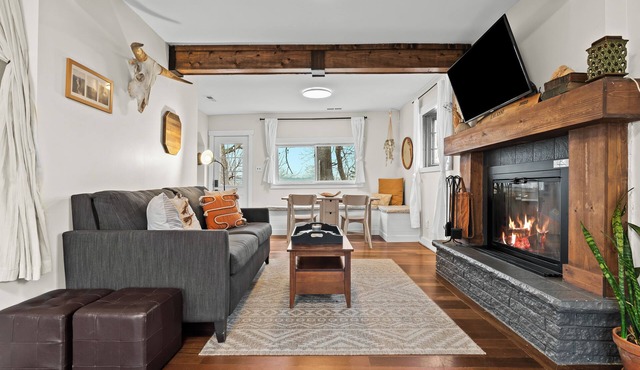 Cranberry Lake Hideaway ~ Cozy Cottage w/Sauna, Outdoor Shower, Kayaks, Games