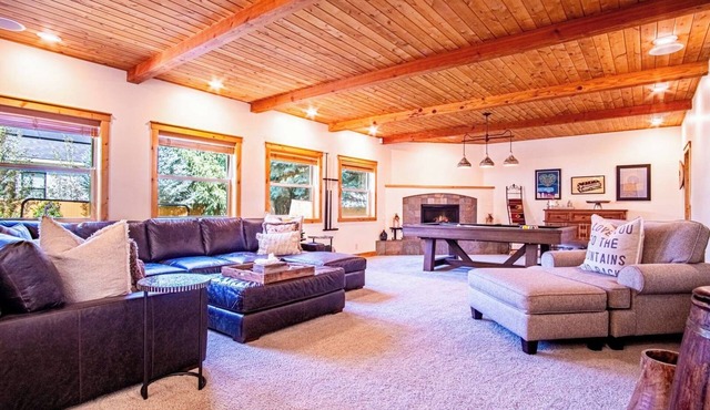 Cranbrook Cottage - Family Home + Hot Tub + Pool Table
