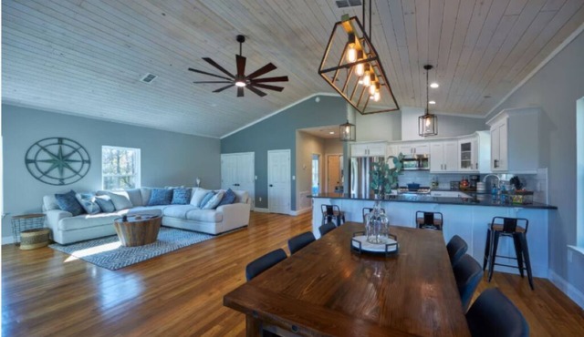 Crane's Landing: Riverfront Property w/Private Dock