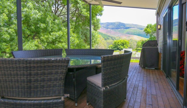 Cranmore Cottage - Pet friendly near the Wandi pub