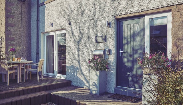 CRASTER REACH, pet friendly, luxury holiday cottage in Craster