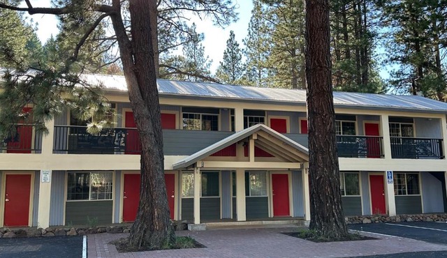 Crater Lake Gateway - Hwy 140