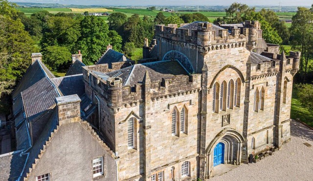 Craufurdland Castle - Countryside tranquility only 25 mins from Glasgow City