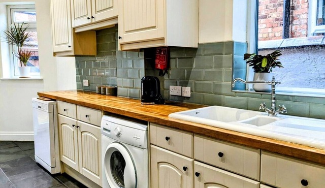 Crawford House | by Truestays ® Serviced Accommodation