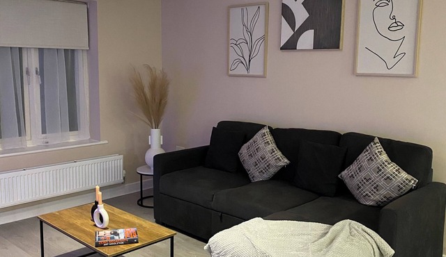 Crawley 2bed apartament