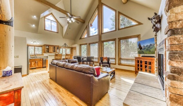 Crazy Horse Lodge-Hot Tub/Game Room/Great Location