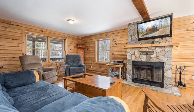 Crazy Idea | Wooded Views, Fire Pit, & Air Hockey