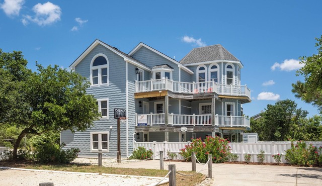 Crazy4Shore: Dog-friendly, Large Private Pool, Hot Tub, 1500 Ft to Beach Access