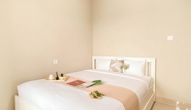 Cream Tone 1Br At Royal Sentul Park Apartment
