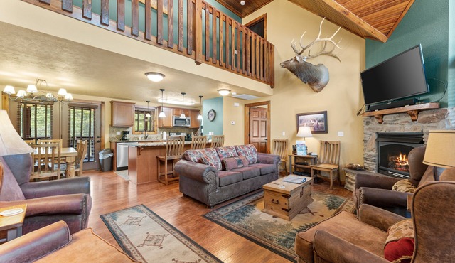 Create Beautiful Memories at this 4 Bed Lodge Located at Stonebridge Resort