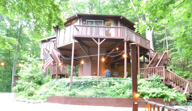 Create fond Smoky Mtn. memories in a boutique home just outside Bryson City, NC