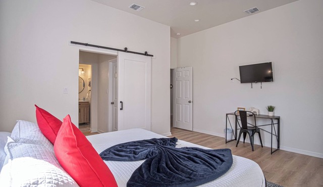 Create Memories 4BR/3BA Near Riverwalk & Downtown!