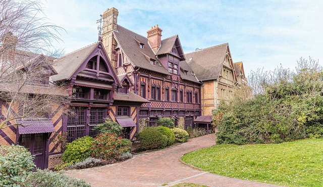 Create unique memories at La Villa Monet on the seafront of the Côte Fleurie