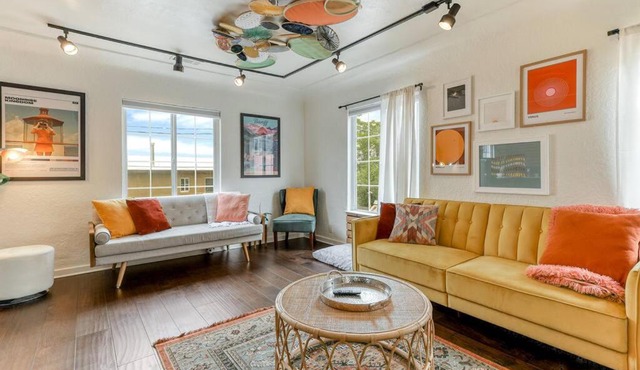 Creative, Classic, Downtown Gem!