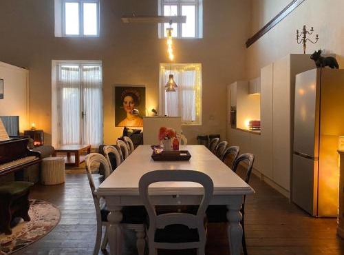 Creative Norfolk Chapel with Piano and Sauna Sleeps 10