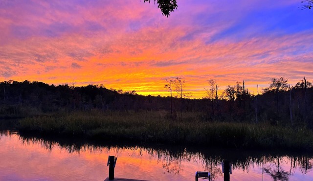Creekfront Retreat w/Hot Tub & Sunset Views