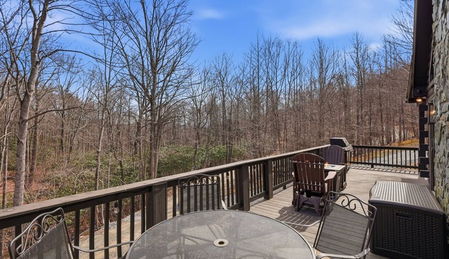 Creek Cabin w/ Arcade Games + Nearby Attractions!