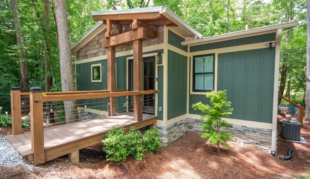 Creek front, Hot Tub, Starlink Wi-Fi, Firepit