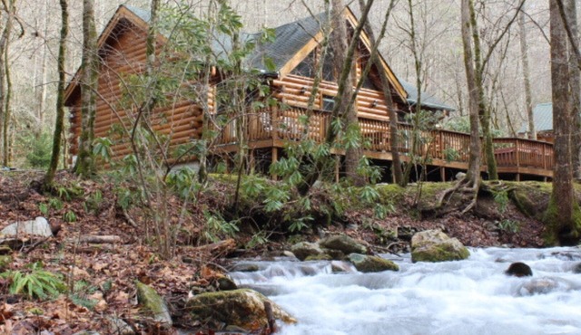 Creek Front Mountain Cabin with Jacuzzi.