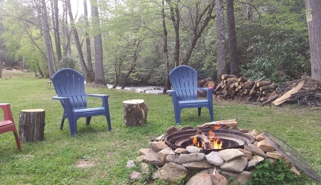 Creek Front Safari Tent-Furnished, relaxing under the stars, Firepit, Smores.