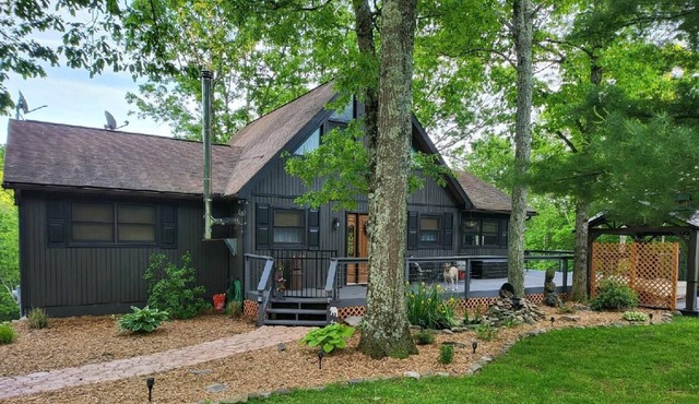 Creek Front Trails End Cabin