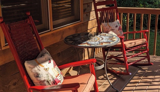 Creek-side cottage in secluded mountain setting, centrally located, easy access.