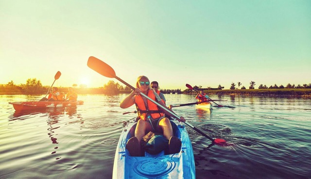 Creek Side Hideaway – Waterfront, Sleeps 10, Pet friendly